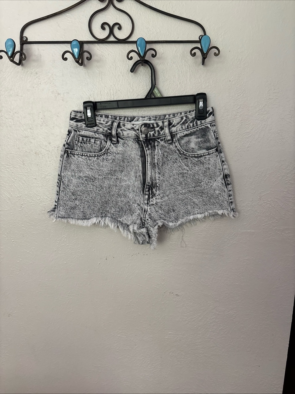 PacSun Gray Acid Wash High-Rise Denim Shorts size 26